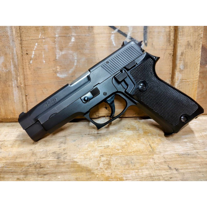 Pistolet SIG-Sauer P220 kal. 9x19 mm wczesny, IDEALNY